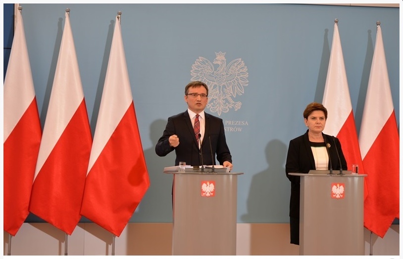 Wspólna konferencja prasowa ministra sprawiedliwości Zbigniewa Ziobro i premier Beaty Szydło na temat zmian w Ustawie o komornikach sądowych i egzekucji